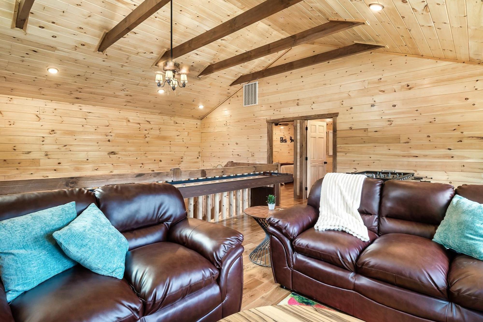 Smokiesboutiquecabins Would Love To Host You At Dolly'S Cute Cabin! 4 Suites With Private Bathrooms - Hot Tub, Fire Pit, Game Room, Resort Pool Open Memorial Day Through Labor Day! Gatlinburg Kültér fotó
